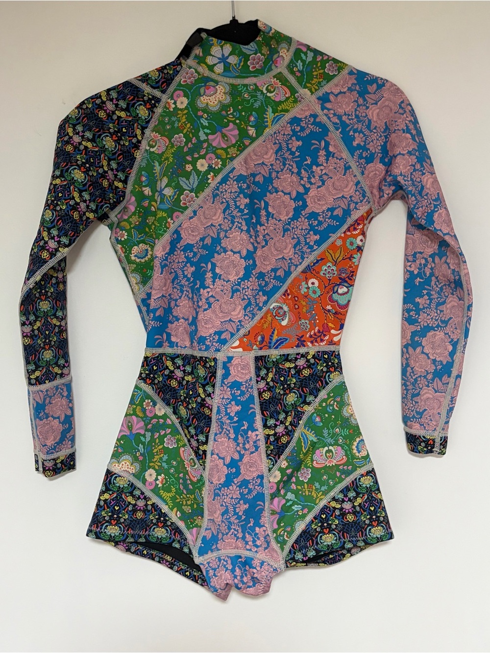 Cynthia Rowley Women’s Daybreak Floral Wetsuit Size XS - Picture 2 of 13